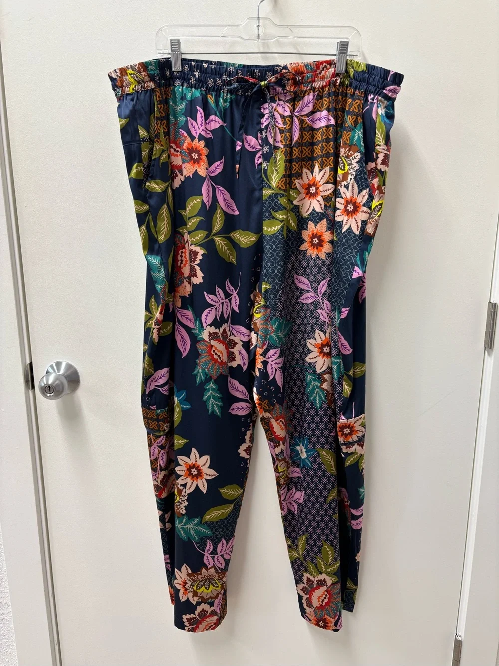 Johnny Was Delfino Kelly Navy Floral Wide-Leg Pants